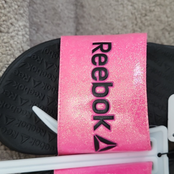 Reebok Slide Sandles Girls -4 - Picture 2 of 3